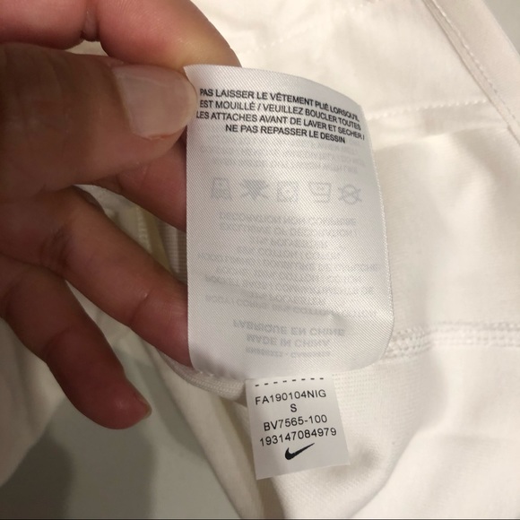 ✔️ NWT✔️ NIKE Sportswear Tech Fleece cape - Picture 9 of 9